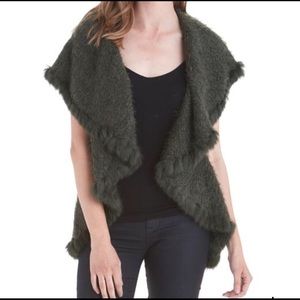 NWOT- Blk-Love Token vest w/ 100% rabbit fur trim
